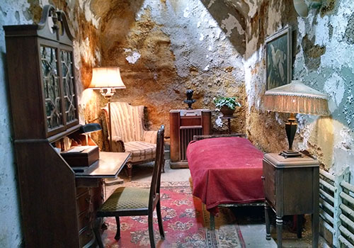 Al Capone's (relatively) luxurious cell