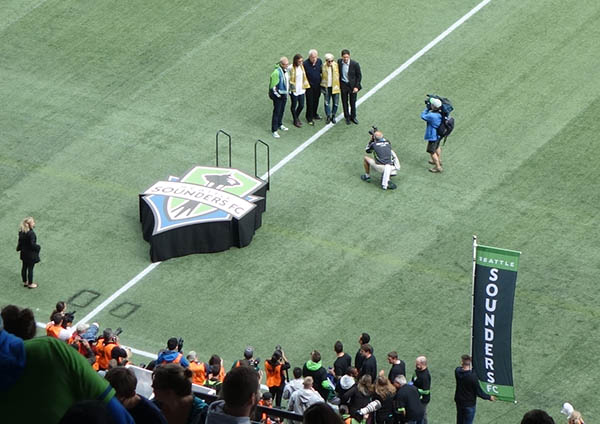 From left: Skinny Drew Carey, possible domestic assailant Hope Solo, badass Megan Rapinoe, and others